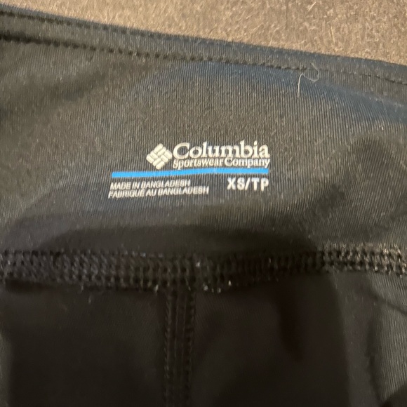 Columbia Black Capris Stretchy Athletic Wear - Picture 2 of 3